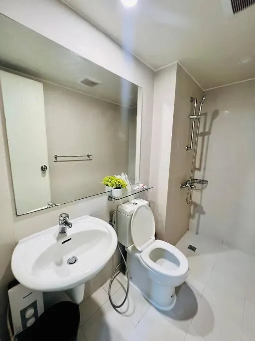Azure 2 Bedroom Pool View Balcony Manila 0*,  Philippines